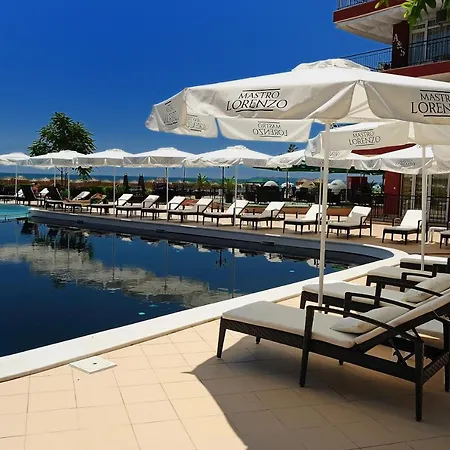 Heaven Hotel 4*