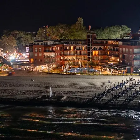 Heaven ساني بيتش